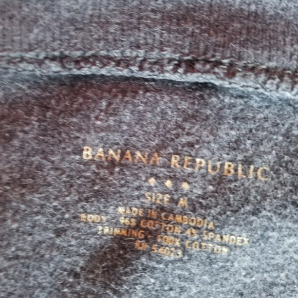 Banana Republic Pull-Over top - Picture 3 of 3